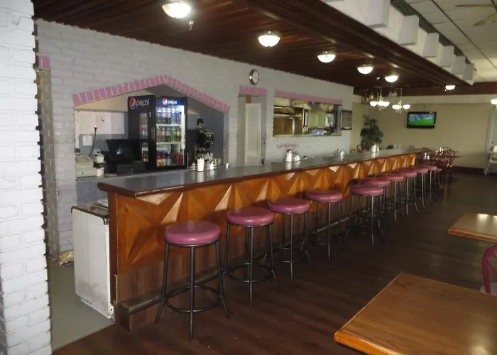 Airport Motor InnAirport Hotel